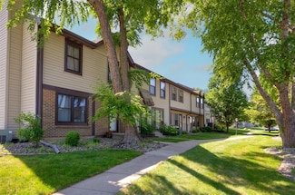 8628 Alpine Dr Unit C, Urbandale, IA 50322