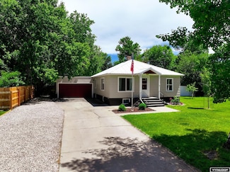 936 S 4th St, Lander, WY 82520