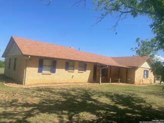 17252 W Fm 2790 S, Lytle, TX 78052