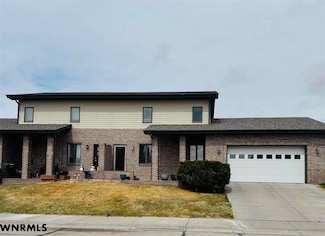 1925 E 32nd St, Scottsbluff, NE 69361