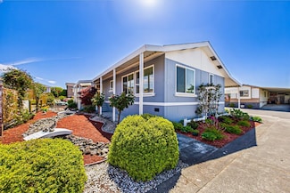 133 Castle Ct, Fortuna, CA 95540