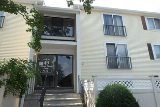 49 Village Brook Ln Unit 11, Natick, MA 01760