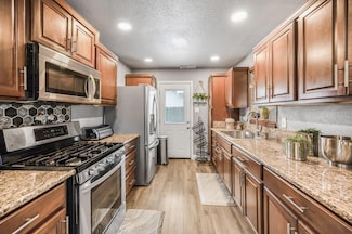 1910 S Baird Ct, Fresno, CA 93702