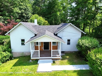23 Leggs Mills Rd, Lake Katrine, NY 12449