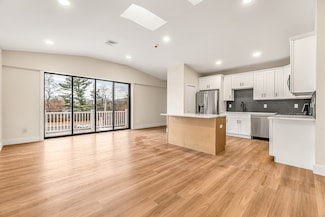 937 Post Rd Unit 3, Fairfield, CT 06824