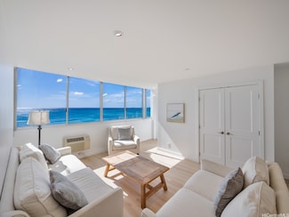 2500 Kalakaua Ave Unit 901, Honolulu, HI 96815