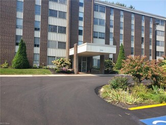 3064 Kent Rd, Stow, OH 44224