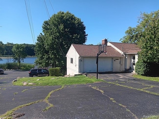 675 W Walton Blvd, Pontiac, MI 48340