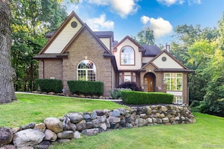 15317 Oak Hollow Dr Unit 5, Holly, MI 48442