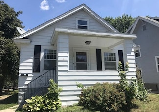 129 13th St NW, Cedar Rapids, IA 52405