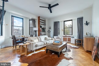 250 S 13th St Unit 3E, Philadelphia, PA 19107