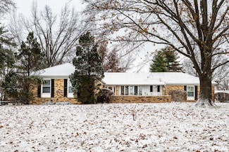 105 Woodlake Ln, Eldorado, IL 62930