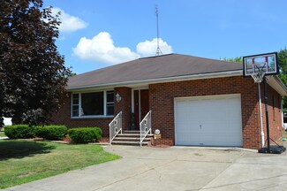 400 Academy St, Peckville, PA 18452