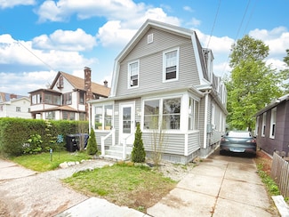 124 Richards St, West Haven, CT 06516