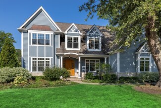 270 Thackeray Ln, Northfield, IL 60093
