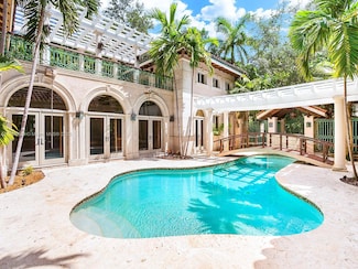 3504 Banyan Cir, Miami, FL 33133