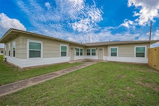 1732 W 6th St Unit 17, Freeport, TX 77541