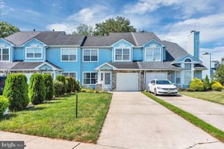 2 Pondview Ct, Sicklerville, NJ 08081