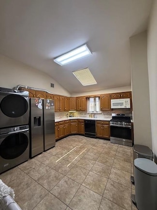 175 Gordon Rd, Valley Stream, NY 11581