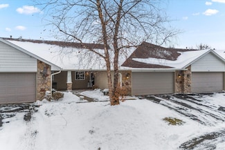 70 Crown Pointe Curve, Hudson, WI 54016