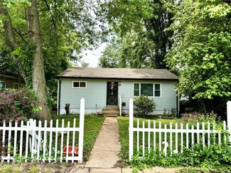 130 E Holden Ave, Saint Louis, MO 63125