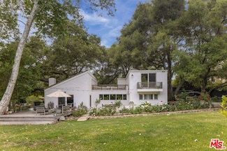 959 Crater Oak Dr, Calabasas, CA 91302