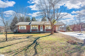 127 Crestview Dr, Cowpens, SC 29330