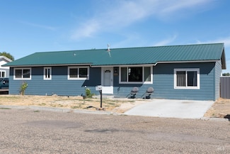 1115 C St W, Vale, OR 97918