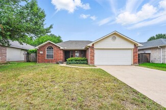1412 Mockingbird Ln, Desoto, TX 75115