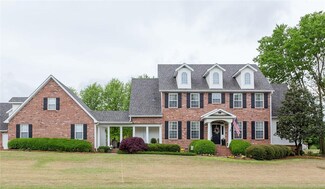419 Riverlyn Dr, Fayetteville, AR 72703