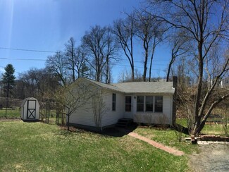235 Depot St, Hartford, VT 05001