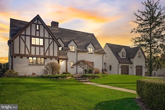 612 Stratford Dr, Moorestown, NJ 08057