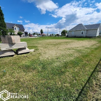 619 W State St, Marshalltown, IA 50158