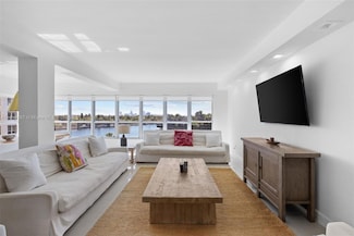 9102 W Bay Harbor Dr Unit 5D, Bay Harbor Islands, FL 33154