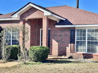 241 Lakeshore Dr, Pike Road, AL 36064