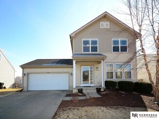 2205 Quartz Dr, Papillion, NE 68046