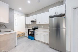 156 New York Ave, Newark, NJ 07105