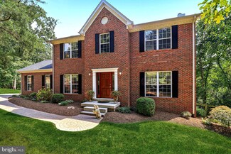 11721 Sugarland Rd, Herndon, VA 20170