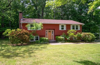 2 Woodlawn Rd, Hadley, MA 01035