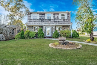 60 Lake Shore Dr, Patchogue, NY 11772