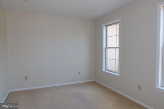 1631 W Thistle Dr, Reading, PA 19610
