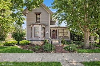 314 Washington St, Algonquin, IL 60102