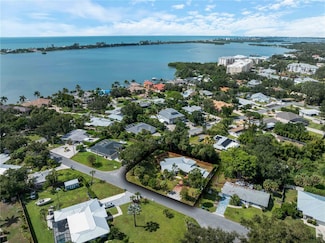 32 Bay Ave, Osprey, FL 34229