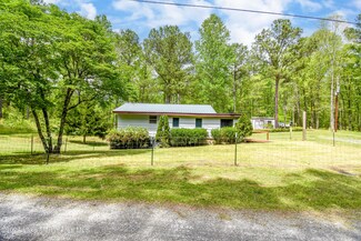 228 Plantation Rd, Jacksons Gap, AL 36861