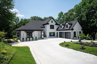 15617 Eagleview Dr, Charlotte, NC 28278