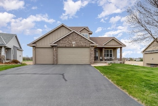 1006 9th Street Ct SE, New Prague, MN 56071