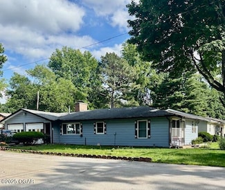 1300 S Baker Blvd, Carthage, MO 64836