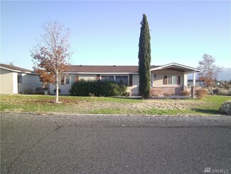 327 Spring Cir SW, Mattawa, WA 99349