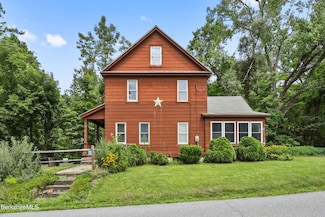 90 E Hoosac St, Adams, MA 01220