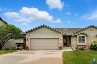 5211 S Glen Haven Place, Sioux Falls, SD 57108